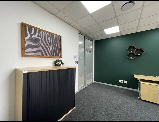 51M² OFFICE TO LET IN SANDTON CENTRAL